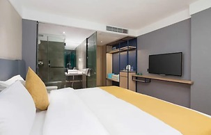 Puyue Hotel - Shenzhen East Railway Station Buji Metro Station