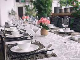 Puyue Hotel - Shenzhen East Railway Station Buji Metro Station