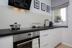 Warsaw City Center Apartment by Renters