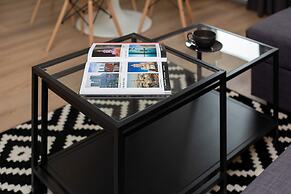 Warsaw City Center Apartment by Renters