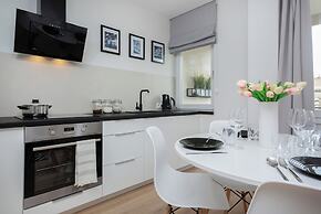 Warsaw City Center Apartment by Renters