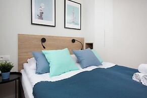 Warsaw City Center Apartment by Renters