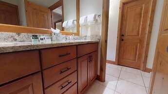 Lionshead Village 2 Bedroom - Walk to Eagle Bahn Gondola!