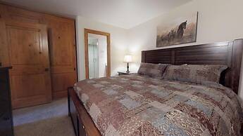 Lionshead Village 2 Bedroom - Walk to Eagle Bahn Gondola!