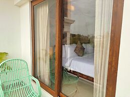 La Plage SeaView Suites