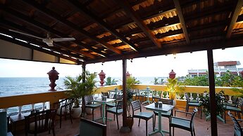 La Plage SeaView Suites