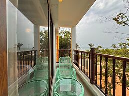 La Plage SeaView Suites