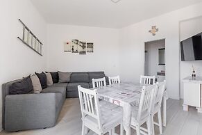 Charming Mazzini Apartment