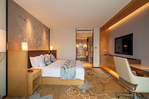Serene Yuhua Hotel