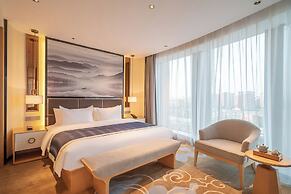 Serene Yuhua Hotel