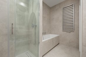 Luxurious Warsaw by Renters Prestige