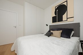 Luxurious Warsaw by Renters Prestige