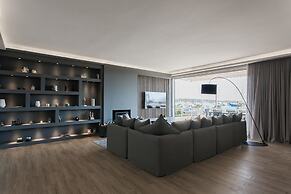 2 Level Beachfront Luxury Apt. by the Olon