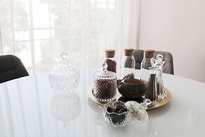 2 Level Beachfront Luxury Apt. by the Olon