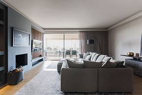 2 Level Beachfront Luxury Apt. by the Olon