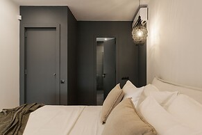 2 Level Beachfront Luxury Apt. by the Olon