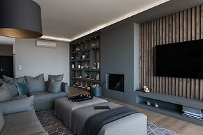 2 Level Beachfront Luxury Apt. by the Olon