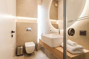 2 Level Beachfront Luxury Apt. by the Olon