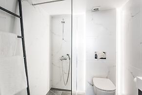 2 Level Beachfront Luxury Apt. by the Olon