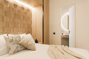 2 Level Beachfront Luxury Apt. by the Olon