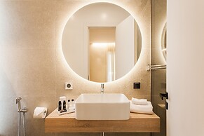 2 Level Beachfront Luxury Apt. by the Olon