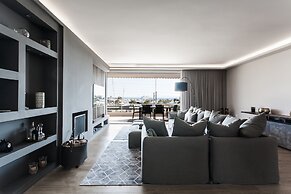 2 Level Beachfront Luxury Apt. by the Olon