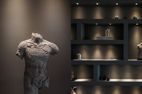 2 Level Beachfront Luxury Apt. by the Olon