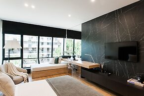 Side by Side Suites in Athens Riviera by The Olon