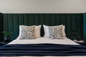 Side by Side Suites in Athens Riviera by The Olon