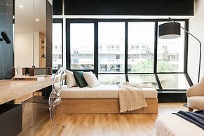 Side by Side Suites in Athens Riviera by The Olon