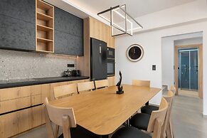 Villa Etoile - With Private Pool and Sauna