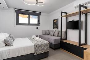 Villa Etoile - With Private Pool and Sauna