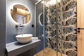 Villa Etoile - With Private Pool and Sauna