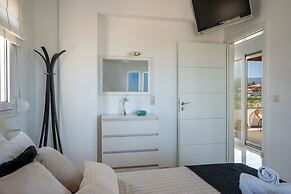 Villa Elena Beach - With Private Heated Pool