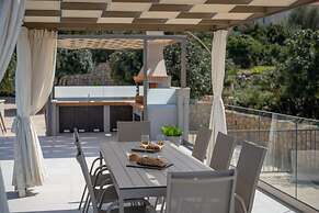 Villa Atyfia - With Private Pool