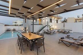 Villa Solaire - With 2 Private Pools Sauna