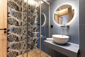 Villa Solaire - With 2 Private Pools Sauna