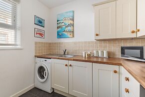 The Pennines - Close to Town Beach and Shops