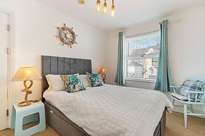 The Pennines - Close to Town Beach and Shops