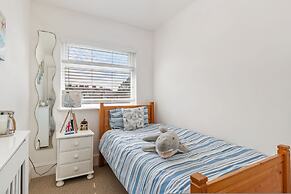 The Pennines - Close to Town Beach and Shops