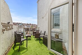 The Pennines - Close to Town Beach and Shops