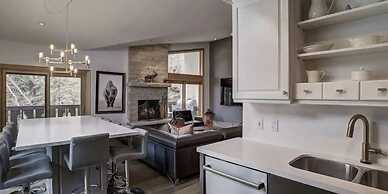 Vail Village 3 Bedroom Condo - Walk to Gondola One!