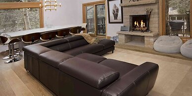 Vail Village 3 Bedroom Condo - Walk to Gondola One!