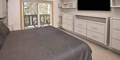 Vail Village 3 Bedroom Condo - Walk to Gondola One!