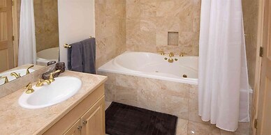 Vail Village 3 Bedroom Condo - Walk to Gondola One!