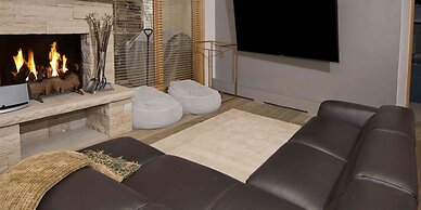 Vail Village 3 Bedroom Condo - Walk to Gondola One!