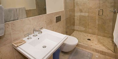 Vail Village 3 Bedroom Condo - Walk to Gondola One!