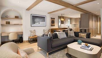 Vail Village Luxury 4 Bedroom, Steps to Slopes!