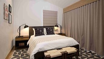 Vail Village Luxury 4 Bedroom, Steps to Slopes!