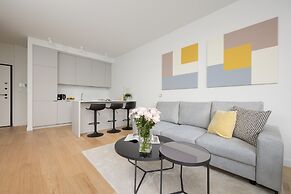 Elegant City Center by Renters Prestige